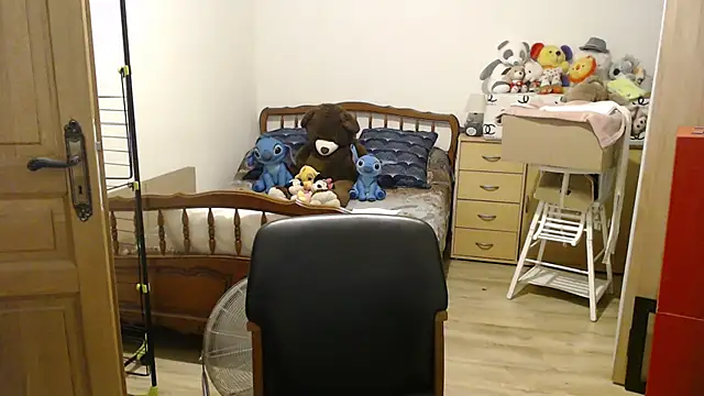 Snapshot of steph19x5 chatting on July 23, 5:33 pm steph19x5 online show from July 23, 5:33 pm