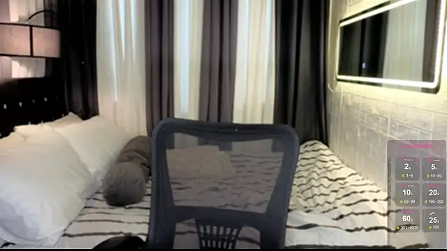 ThegirlNamedMaria online show from December 18, 7:25 am