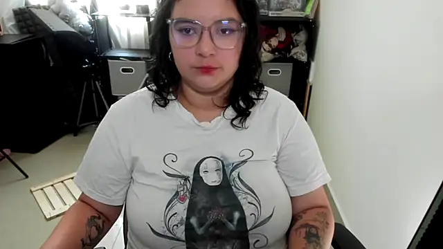 aika-dreams online show from November 11, 1:55 pm