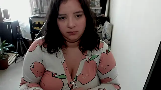 aika-dreams online show from April 4, 1:52 pm