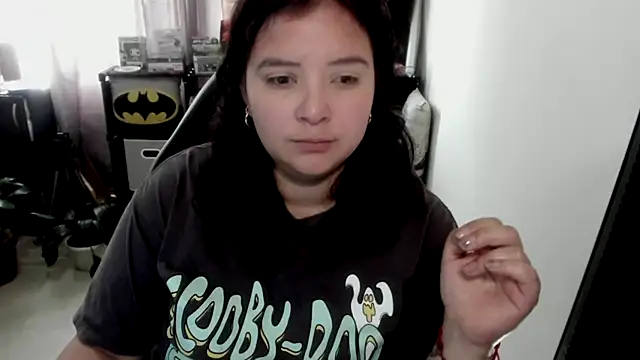 aika-dreams online show from April 19, 1:10 pm