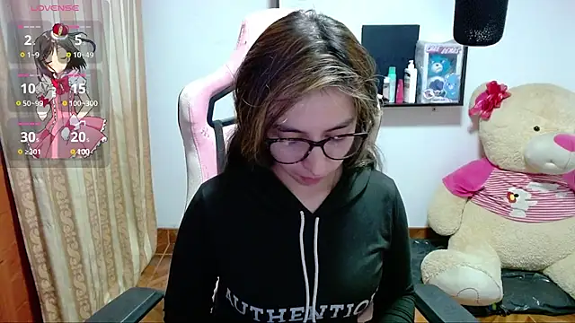 Snapshot of Maggie_Fox3 chatting on December 2, 3:26 am Maggie Fox3 online show from December 2, 3:26 am