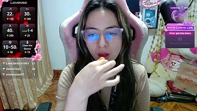 Snapshot of Maggie_Fox3 chatting on January 25, 2:58 am Maggie Fox3 online show from January 25, 2:58 am