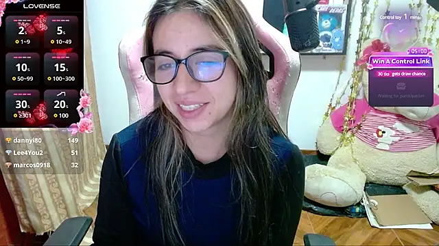 Snapshot of Maggie_Fox3 chatting on February 1, 6:43 am Maggie Fox3 online show from February 1, 6:43 am