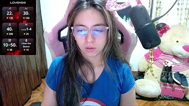 Snapshot of Maggie_Fox3 chatting on February 12, 1:30 am Maggie Fox3 online show from February 12, 1:30 am