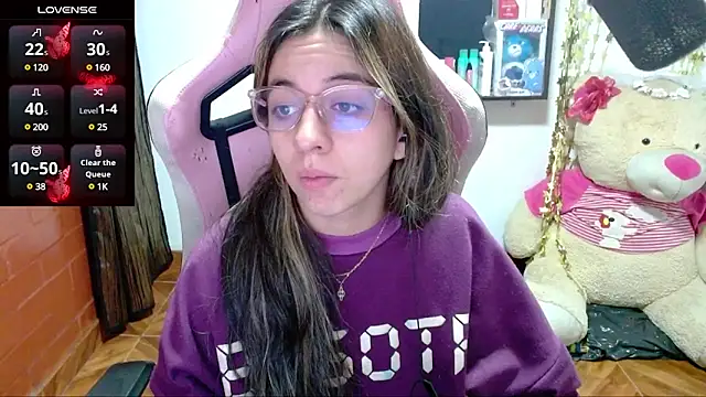 Snapshot of Maggie_Fox3 chatting on February 18, 1:32 am Maggie Fox3 online show from February 18, 1:32 am