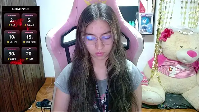 Snapshot of Maggie_Fox3 chatting on March 1, 12:39 am Maggie Fox3 online show from March 1, 12:39 am