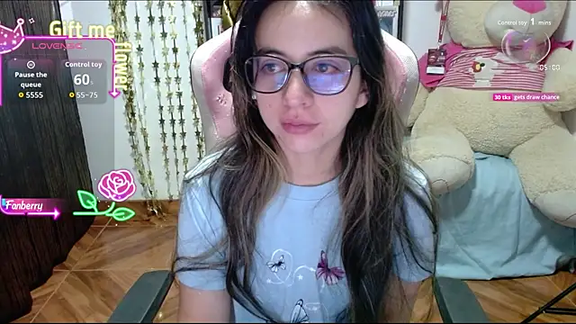 Snapshot of Maggie_Fox3 chatting on September 21, 2:35 am Maggie Fox3 online show from September 21, 2:35 am