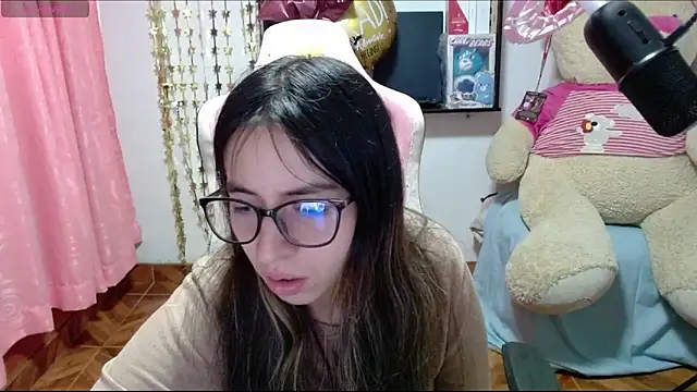 Snapshot of Maggie_Fox3 chatting on November 25, 1:38 am Maggie Fox3 online show from November 25, 1:38 am