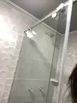 Maggie Fox3 online show from April 20, 2:53 pm