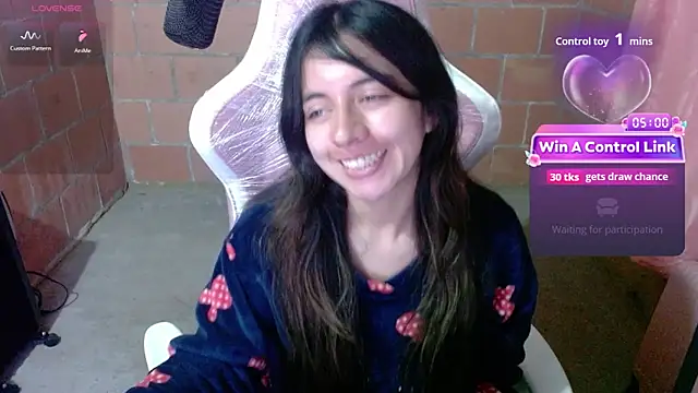 Snapshot of Maggie_Fox3 chatting on May 26, 1:23 am Maggie Fox3 online show from May 26, 1:23 am
