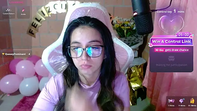 Snapshot of Maggie_Fox3 chatting on June 6, 1:54 am Maggie Fox3 online show from June 6, 1:54 am