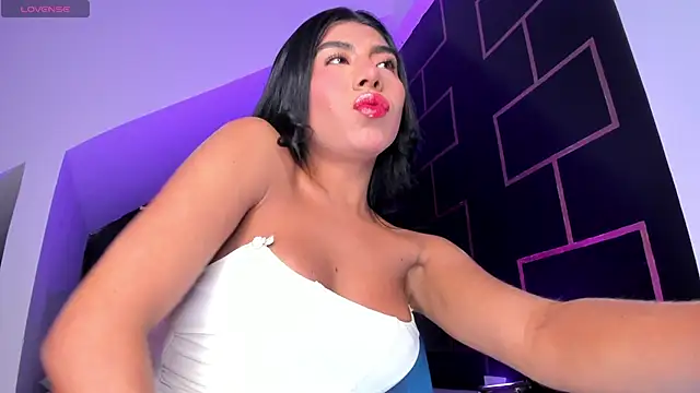 VictoriaVX online show from December 19, 6:53 am