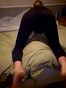 Snapshot of Sim_june chatting on December 29, 3:00 am Sim june online show from December 29, 3:00 am