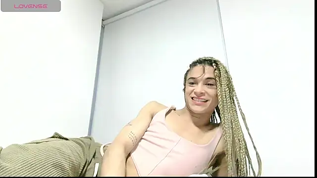Snapshot of stormytt_ chatting on May 24, 10:42 am stormytt online show from May 24, 10:42 am