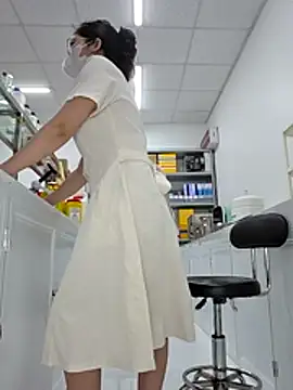 HinaLovely online show from April 24, 4:04 am