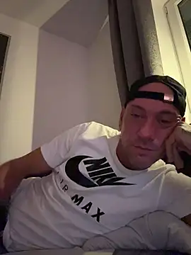 Snapshot of cock4you86 chatting on November 15, 5:20 pm cock4you86 online show from November 15, 5:20 pm