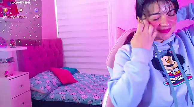 Vannessa  Shy online show from December 21, 1:42 pm