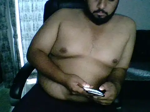 Snapshot of Wildguycums chatting on May 16, 5:23 pm Wildguycums online show from May 16, 5:23 pm
