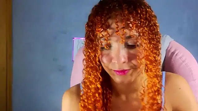 Snapshot of SexyLeilaa chatting on January 31, 3:30 am SexyLeilaa online show from January 31, 3:30 am