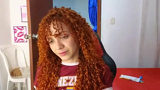 Snapshot of SexyLeilaa chatting on September 13, 1:16 am SexyLeilaa online show from September 13, 1:16 am