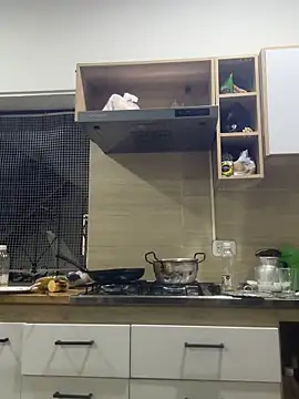 Snapshot of SexyLeilaa chatting on October 17, 2:15 am SexyLeilaa online show from October 17, 2:15 am