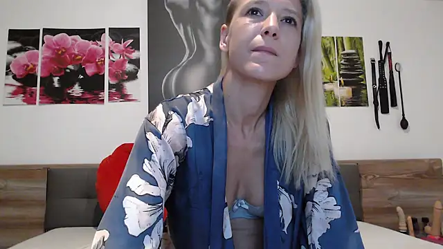 Naschkatze01 online show from October 12, 6:23 am