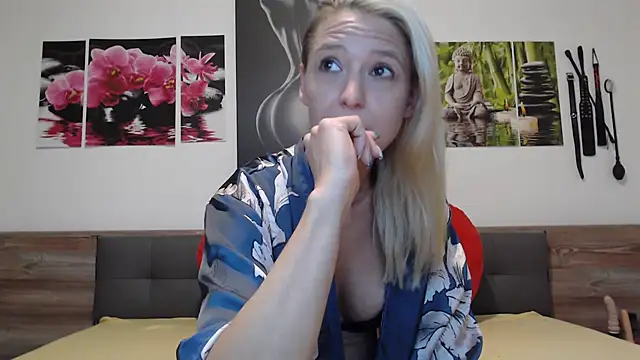 Naschkatze01 online show from October 19, 6:14 am