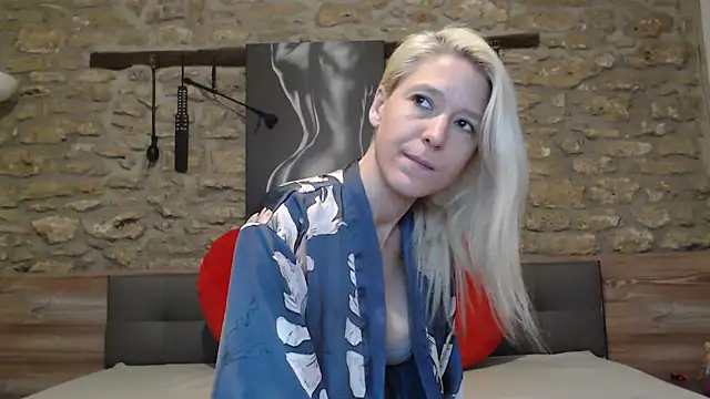 Naschkatze01 online show from February 18, 7:15 am