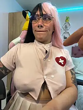 Luna Paris  online show from November 10, 2:05 pm