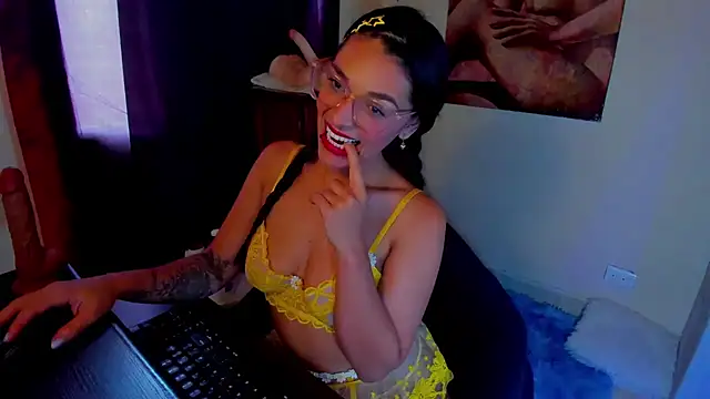 Snapshot of annyluna1 chatting on June 26, 8:24 pm annyluna1 online show from June 26, 8:24 pm