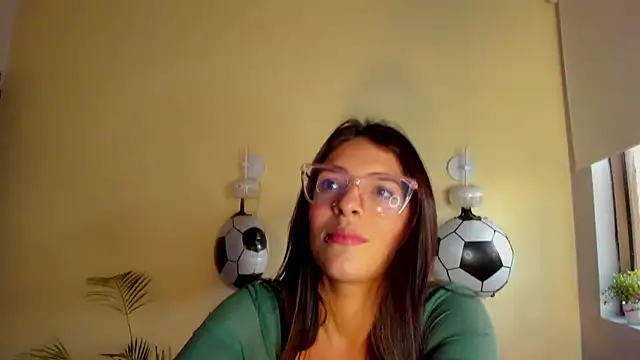 Snapshot of annyluna1 chatting on July 6, 11:51 am annyluna1 online show from July 6, 11:51 am