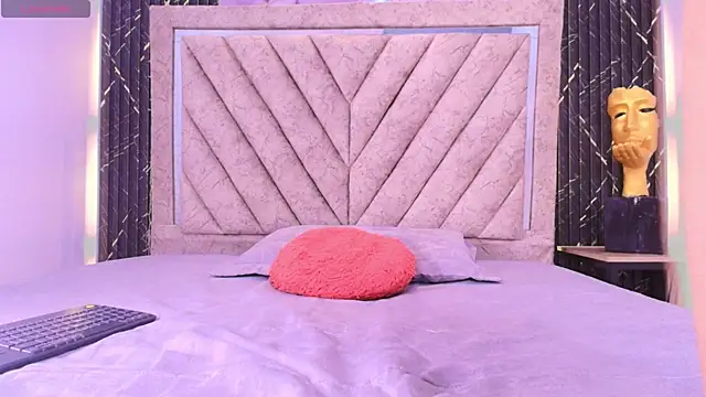 Hanna Evaanss online show from October 7, 8:17 pm