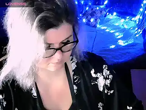 Sexyspicyass online show from December 7, 9:00 pm