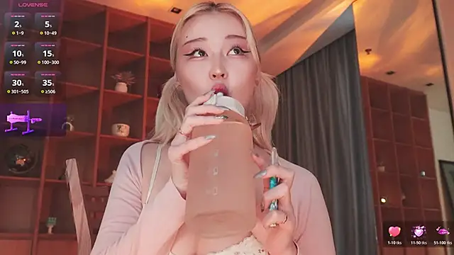 Snapshot of hyun_chia chatting on April 27, 3:15 am hyun chia online show from April 27, 3:15 am
