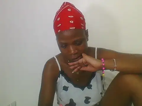 Snapshot of Sweetbaby004 chatting on October 13, 3:01 pm Sweetbaby004 online show from October 13, 3:01 pm