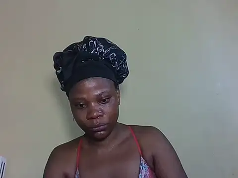 Snapshot of Sweetbaby004 chatting on June 24, 7:29 am Sweetbaby004 online show from June 24, 7:29 am