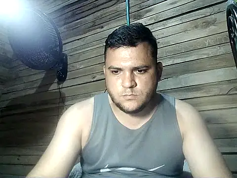 Snapshot of Arcangel_05 chatting on April 29, 4:16 am Arcangel 05 online show from April 29, 4:16 am