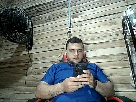 Snapshot of Arcangel_05 chatting on May 22, 4:19 am Arcangel 05 online show from May 22, 4:19 am
