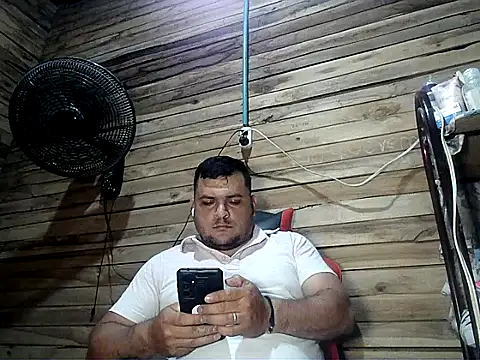 Snapshot of Arcangel_05 chatting on May 26, 4:19 am Arcangel 05 online show from May 26, 4:19 am