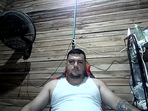 Snapshot of Arcangel_05 chatting on May 28, 5:16 am Arcangel 05 online show from May 28, 5:16 am