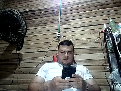 Snapshot of Arcangel_05 chatting on May 29, 4:21 am Arcangel 05 online show from May 29, 4:21 am