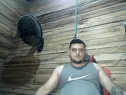 Snapshot of Arcangel_05 chatting on June 7, 4:27 am Arcangel 05 online show from June 7, 4:27 am