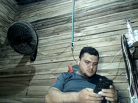 Snapshot of Arcangel_05 chatting on June 12, 3:38 am Arcangel 05 online show from June 12, 3:38 am