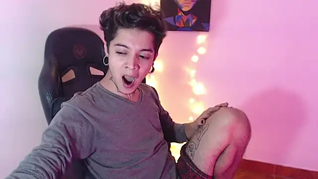 Snapshot of saad_man chatting on December 4, 10:24 am saad man online show from December 4, 10:24 am