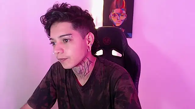 Snapshot of saad_man chatting on January 5, 10:19 pm saad man online show from January 5, 10:19 pm