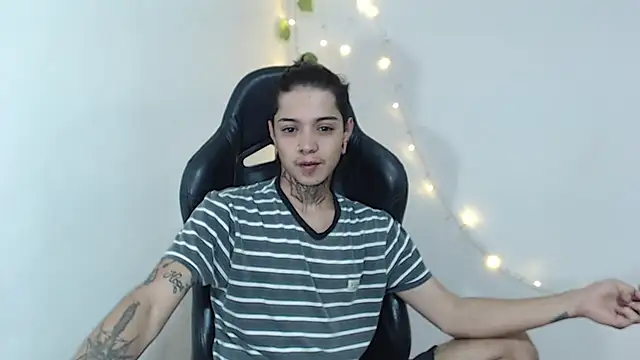 Snapshot of saad_man chatting on January 25, 4:02 am saad man online show from January 25, 4:02 am