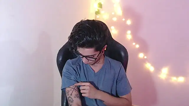 Snapshot of saad_man chatting on February 11, 3:08 am saad man online show from February 11, 3:08 am