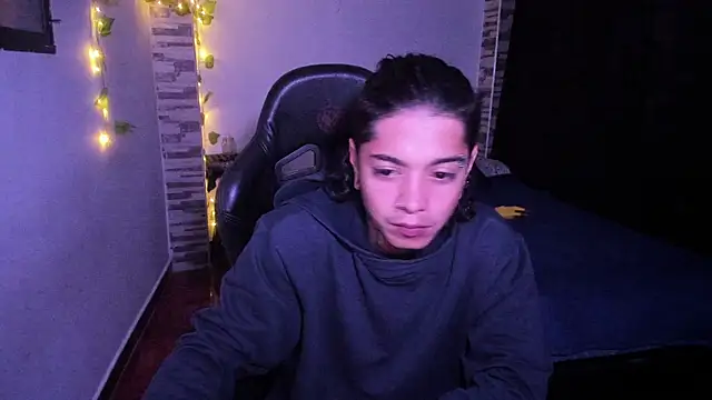 Snapshot of saad_man chatting on October 17, 5:21 am saad man online show from October 17, 5:21 am