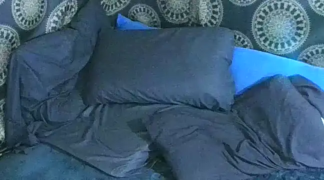 Snapshot of LunaRai chatting on December 24, 2:21 am LunaRai online show from December 24, 2:21 am